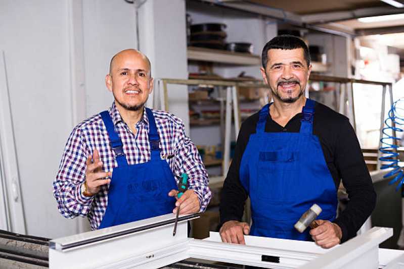 Conserto Esquadria de Alumínio de Janela Empresa Aguas de Santa Barbara - Manutenção de Esquadria de Alumínio Ribeirão Preto