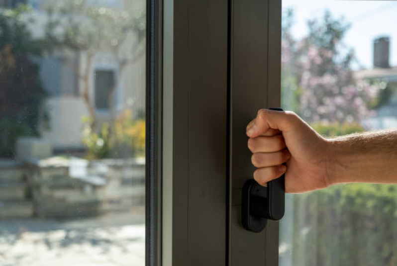 Fábrica de Portas de Alumínio Telefone Arealva - Fábrica de Portas de Alumínio Passos