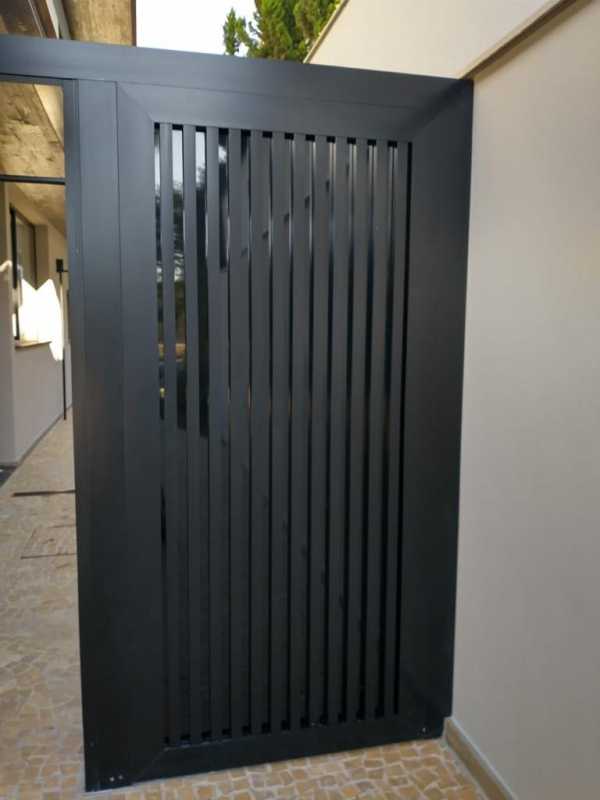 Instalação de Brise de Alumínio Vertical Batatais - Brise Alumínio Madeira