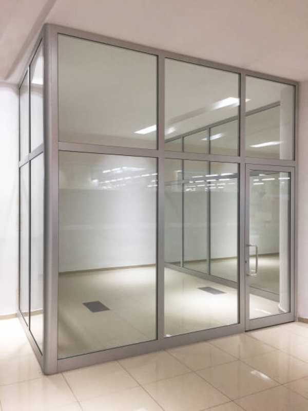 Instalação de Porta de Alumínio para Prédio Residencial Bauru - Porta de Alumínio para Prédio