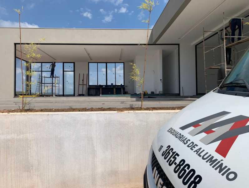 Preço de Porta de Alumínio e Vidro Ribeirão Preto - Porta de Alumínio Branco com Vidro