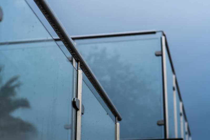 Valor de Guarda Corpo de Inox com Vidro Araçatuba - Guarda Corpo de Vidro para Escada